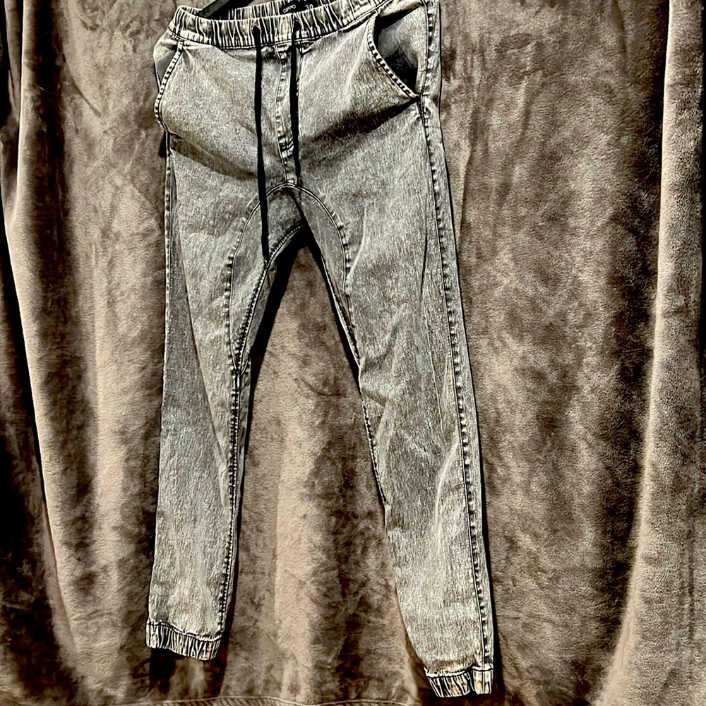 90’s style cuffed pants